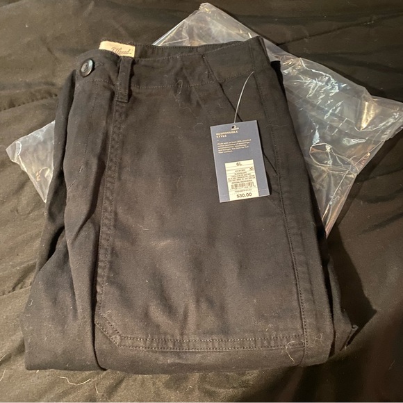 Universal Thread Mid-rise Cargo Pants - Picture 3 of 3